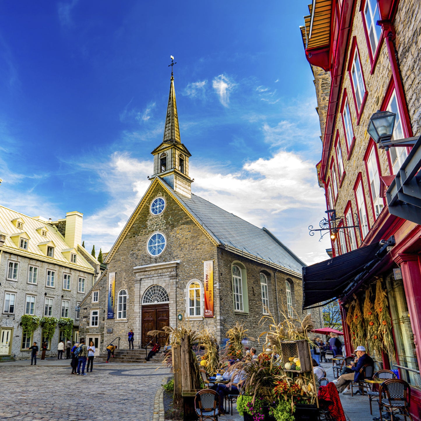 2027 Quebec City Ville de Québec bilingual wall calendar featuring photography by John Morris